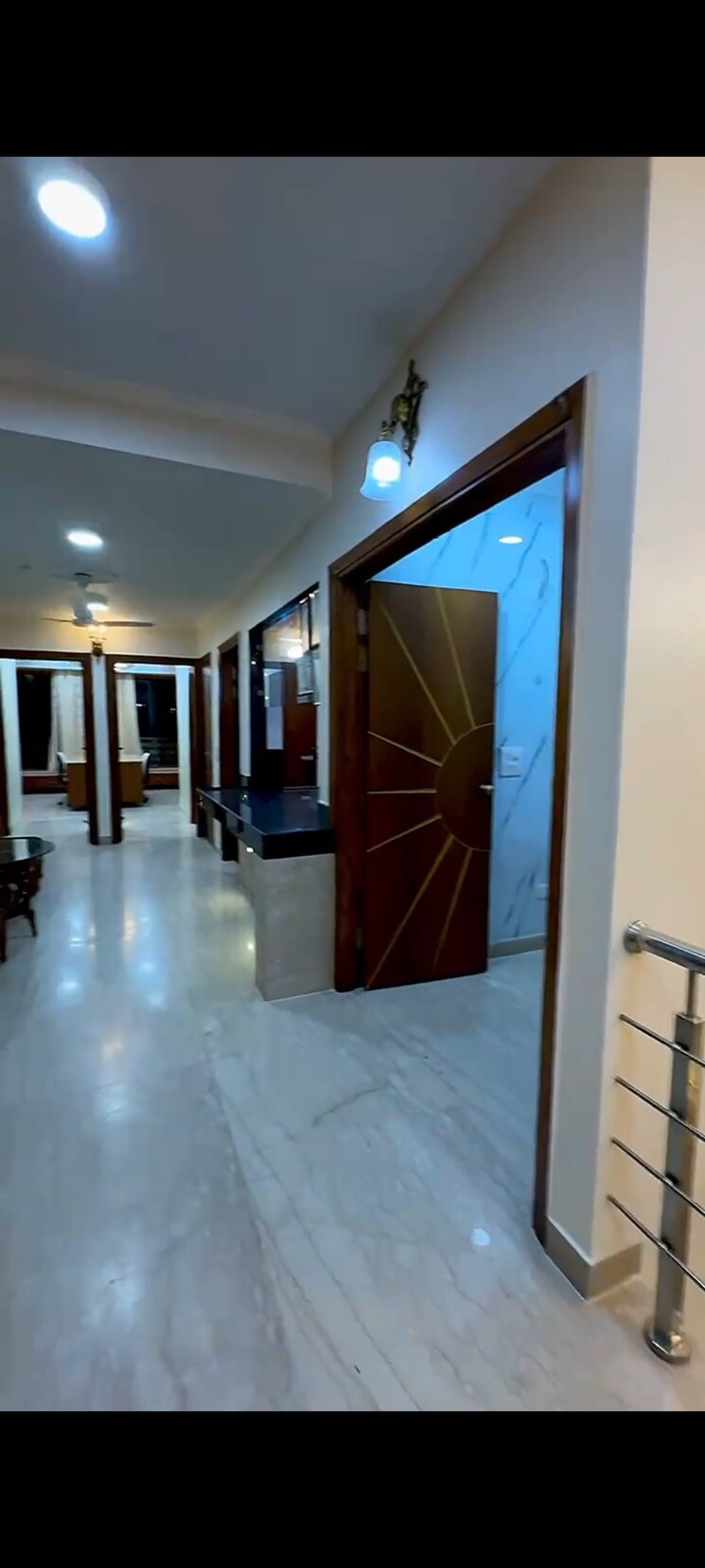 undefined, south extension ii 6 Bedroom 300 Sq.Yd. Builder Floor In South Extension ii Delhi 9228668