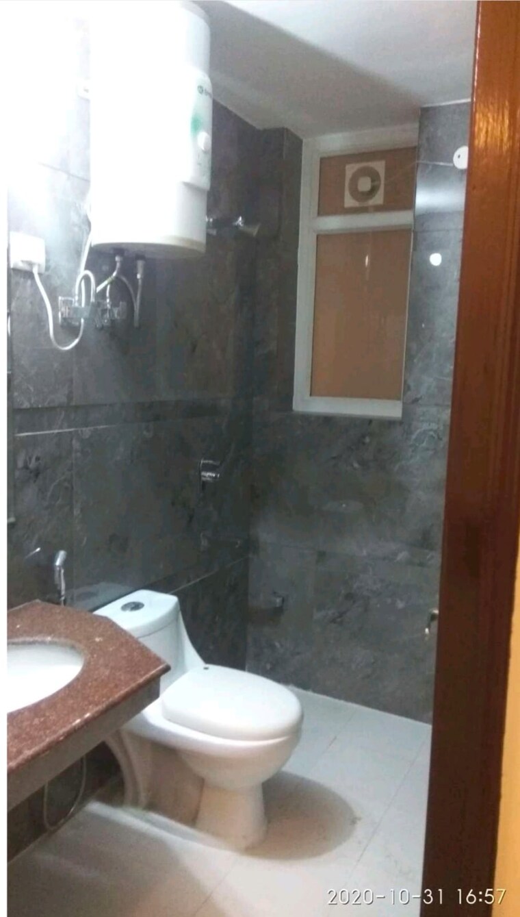 Bathroom, abhinandan-cghs 4 Bedroom 2450 Sq.Ft. Apartment In Sector 51 Gurgaon 9228700