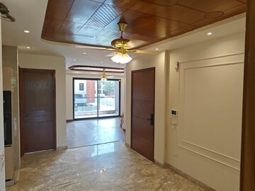 Room in 3 BHK Apartment at Anant Raj Ashok Estate, Sector 63a – for Rent