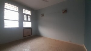 Room in 3 BHK Apartment at Unitech Residency Greens, Sector 46 – for Rent