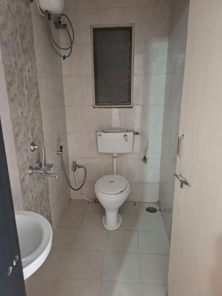 Bathroom, sai-chetna-residency 1 Bedroom 600 Sq.Ft. Apartment In Kharadi Pune 9228748