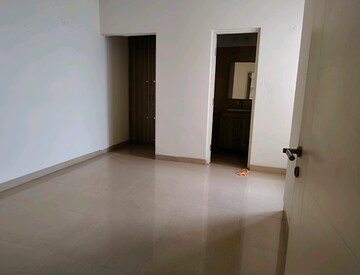 2 BHK Apartment For Rent in Emaar Emerald Estate, Sector 65