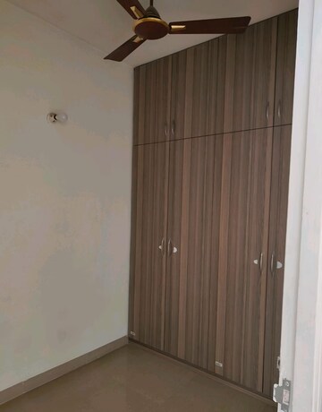 Room in 2 BHK Apartment at Emaar Emerald Estate, Sector 65 – for Rent