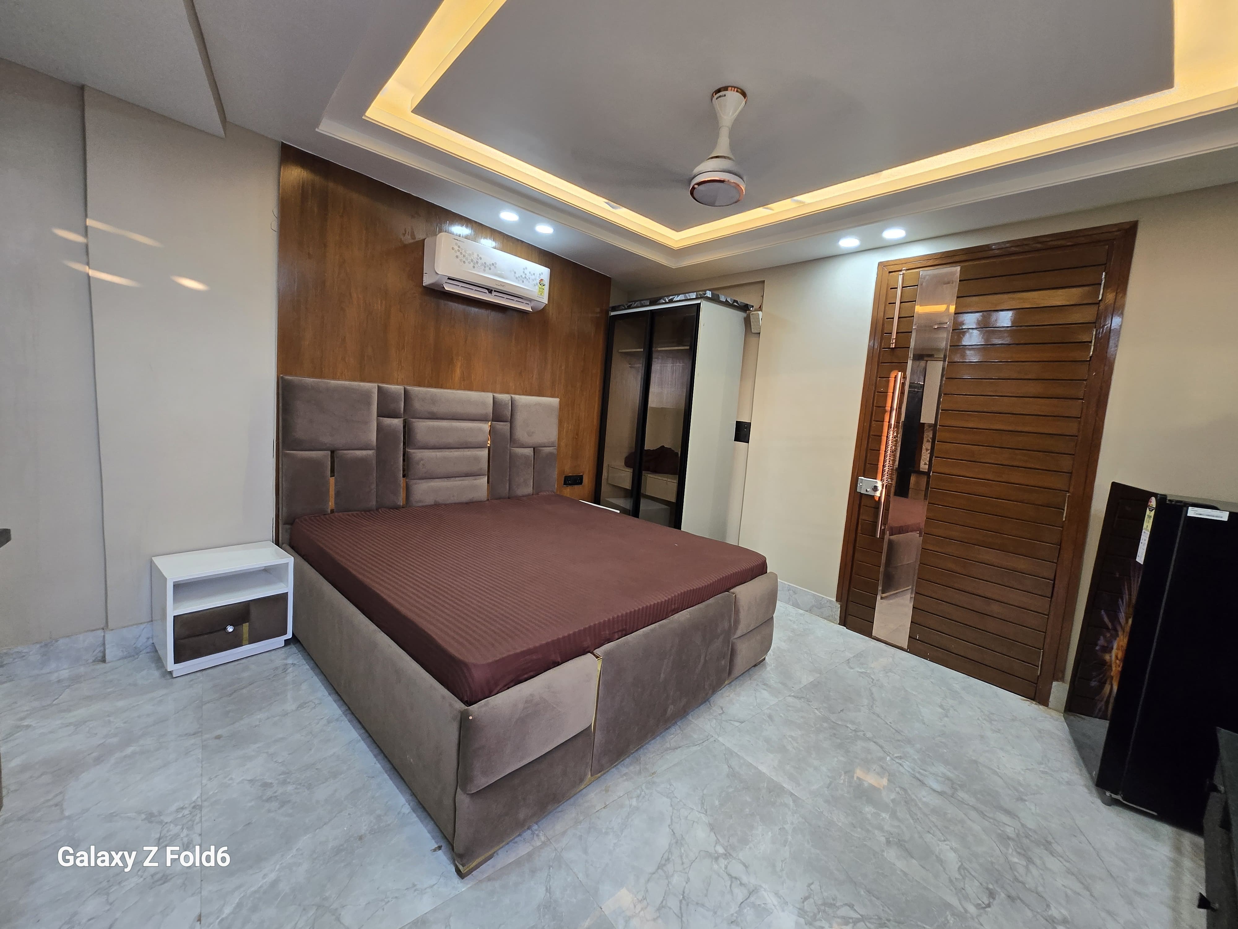 1 Rk+ Servant Room Apartment For Rent in Kishangarh Village 