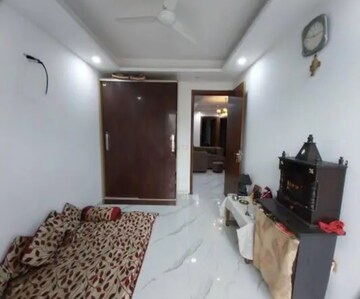 Bedroom in 3.5 BHK Builder Floor at Jawahar Park – for Sale