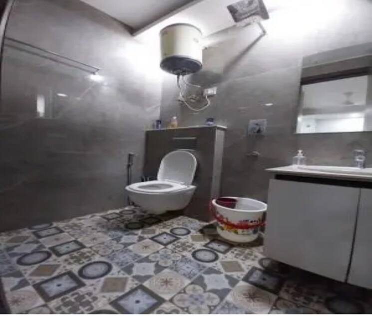 Bathroom, jawahar park 3.5 Bedroom 1050 Sq.Ft. Builder Floor In Jawahar Park Delhi 9228814