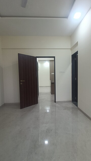Room in 1 BHK Apartment at Amar Om Vasudev CHS, Borivali West – for Rent