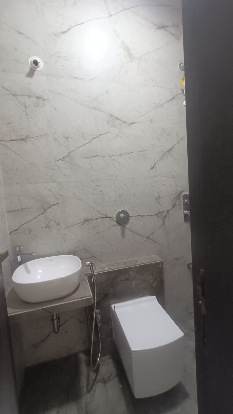 Bathroom, amar-om-vasudev-chs 1 Bedroom 417 Sq.Ft. Apartment In Borivali West Mumbai 9228902