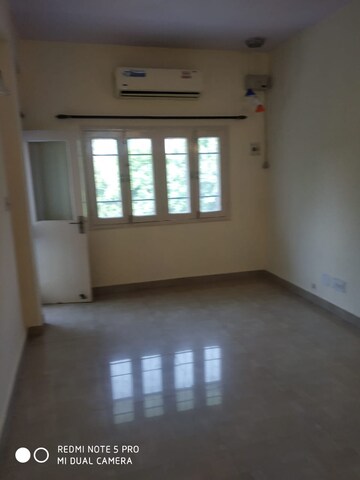 Room in 2.5 BHK Apartment at Uma Cooperative Society, Mayur Vihar 1 – for Sale