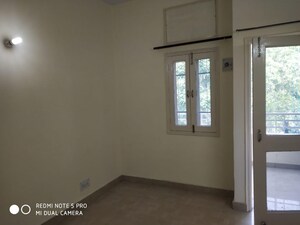 Room in 2.5 BHK Apartment at Uma Cooperative Society, Mayur Vihar 1 – for Sale