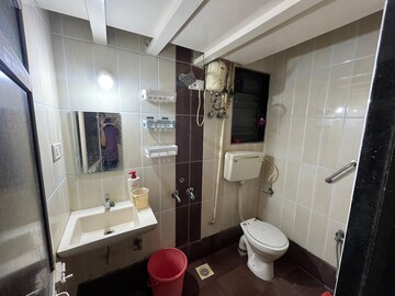 Master Bedroom in 2 BHK Apartment at Nivara Deepanjali CHSL, Vile Parle East – for Rent