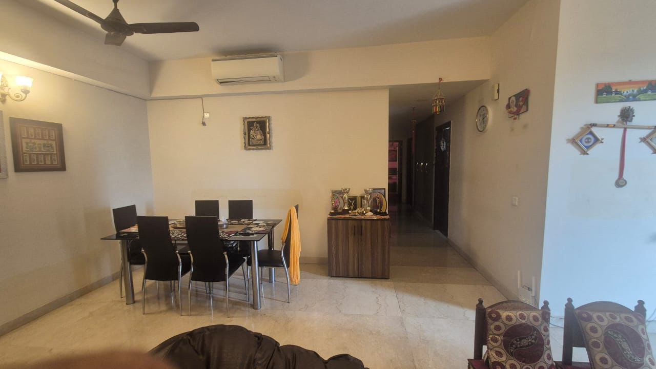 3.5 BHK + Pooja Room Apartment For Rent in Unitech The Close South