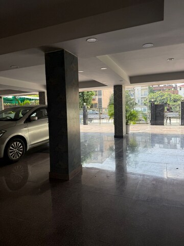 Parking in 4 BHK Builder Floor at Palam Vihar Residents Association, Palam Vihar – for Rent