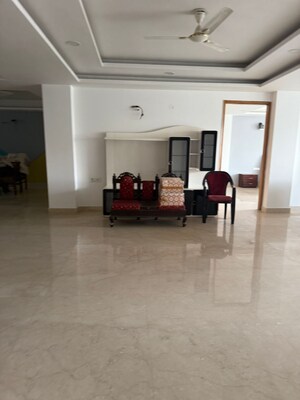 Parking in 4 BHK Builder Floor at Palam Vihar Residents Association, Palam Vihar – for Rent