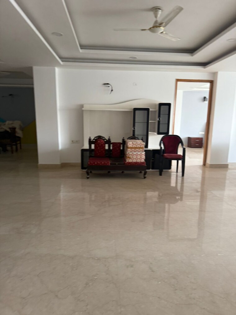  Parking, palam-vihar-residents-association 4 Bedroom 520 Sq.Yd. Builder Floor In Palam Vihar Gurgaon 9228974