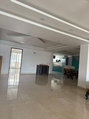 Parking in 4 BHK Builder Floor at Palam Vihar Residents Association, Palam Vihar – for Rent