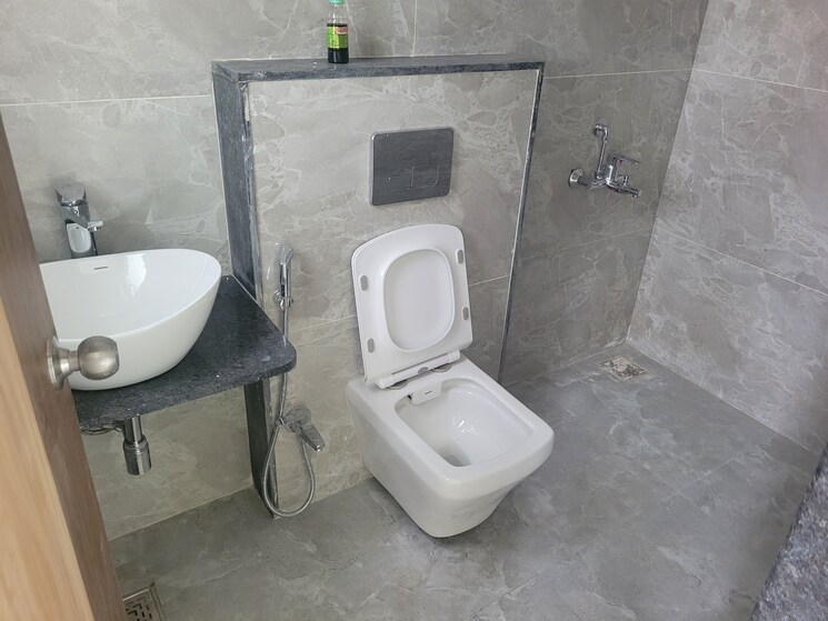 Bathroom, sushil-akashdeep-chs 3 Bedroom 1100 Sq.Ft. Apartment In Bhosale Nagar Pune 9228994