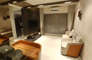 Team Area in 2 BHK Apartment at Unique Ivana, Mira Road – for Sale