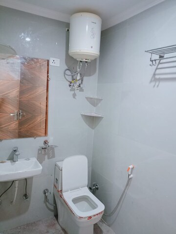 Bathroom in 1 BHK Apartment at Sector 23 Dwarka – for Rent