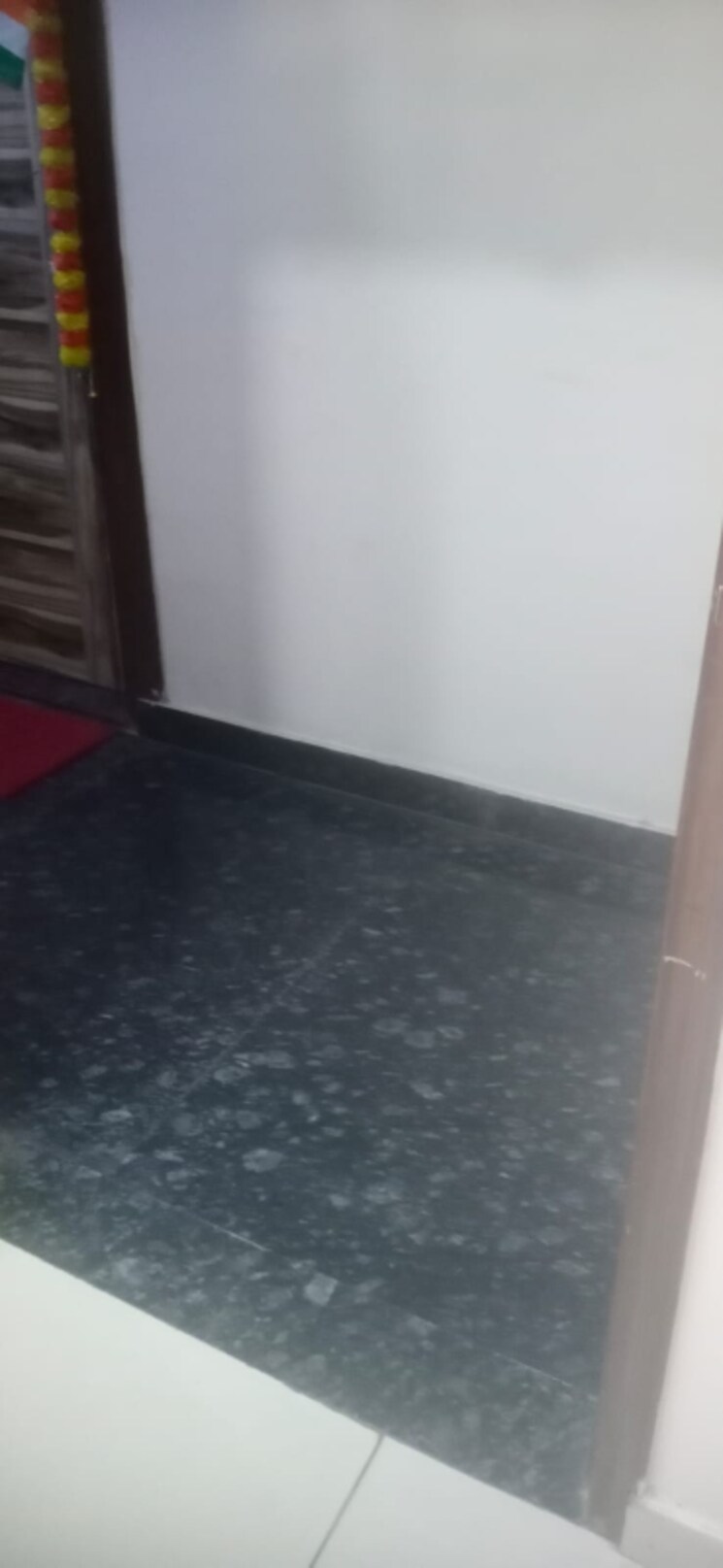 Room, nirman vihar Commercial Office Space 330 Sq.Ft. In Nirman Vihar Delhi 9229018