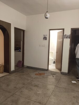 2 BHK Apartment For Rent in Sarita Vihar