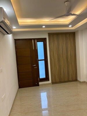 Building Lobby in 3.5 BHK Builder Floor at M3M Atrium, Sector 57 – for Rent
