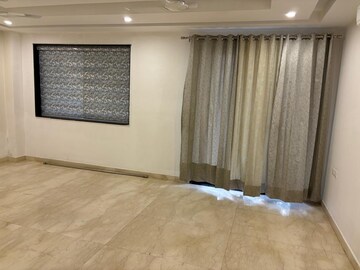 Bedroom in 3.5 BHK Builder Floor at M3M Atrium, Sector 57 – for Rent