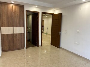 Room in 3.5 BHK Builder Floor at M3M Atrium, Sector 57 – for Rent