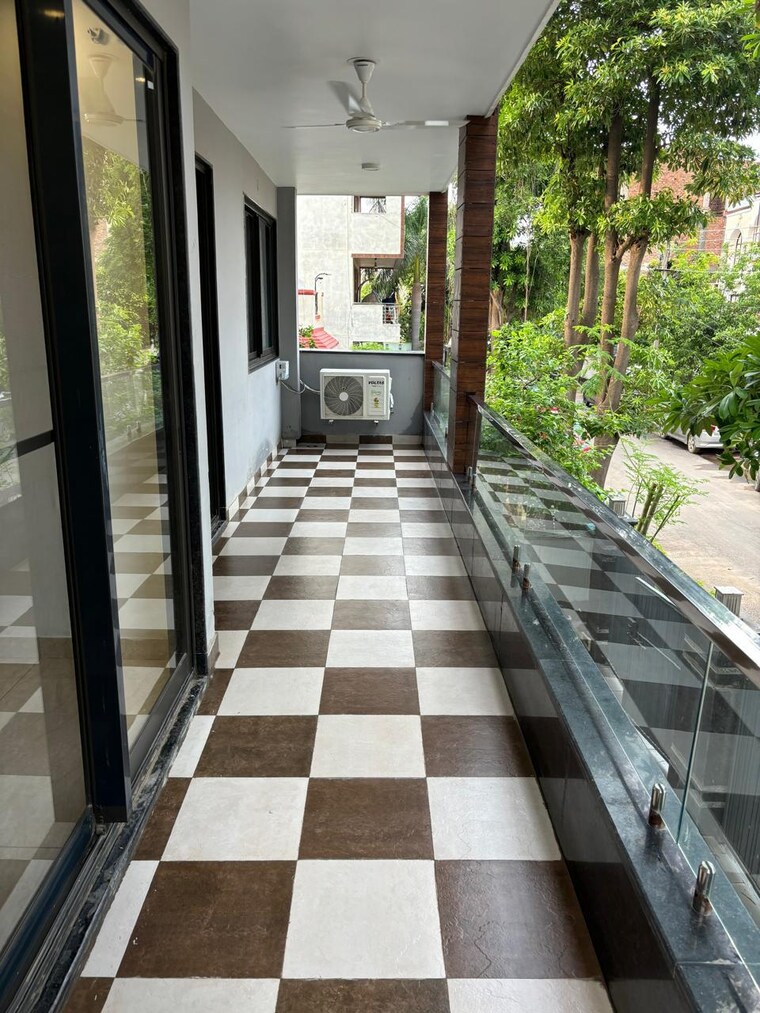 Balcony, m3m-atrium 3.5 Bedroom 2700 Sq.Ft. Builder Floor In Sector 57 Gurgaon 9229037
