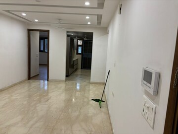 Building Lobby in 3.5 BHK Builder Floor at M3M Atrium, Sector 57 – for Rent