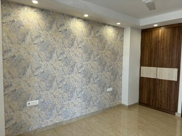 Room in 3.5 BHK Builder Floor at M3M Atrium, Sector 57 – for Rent