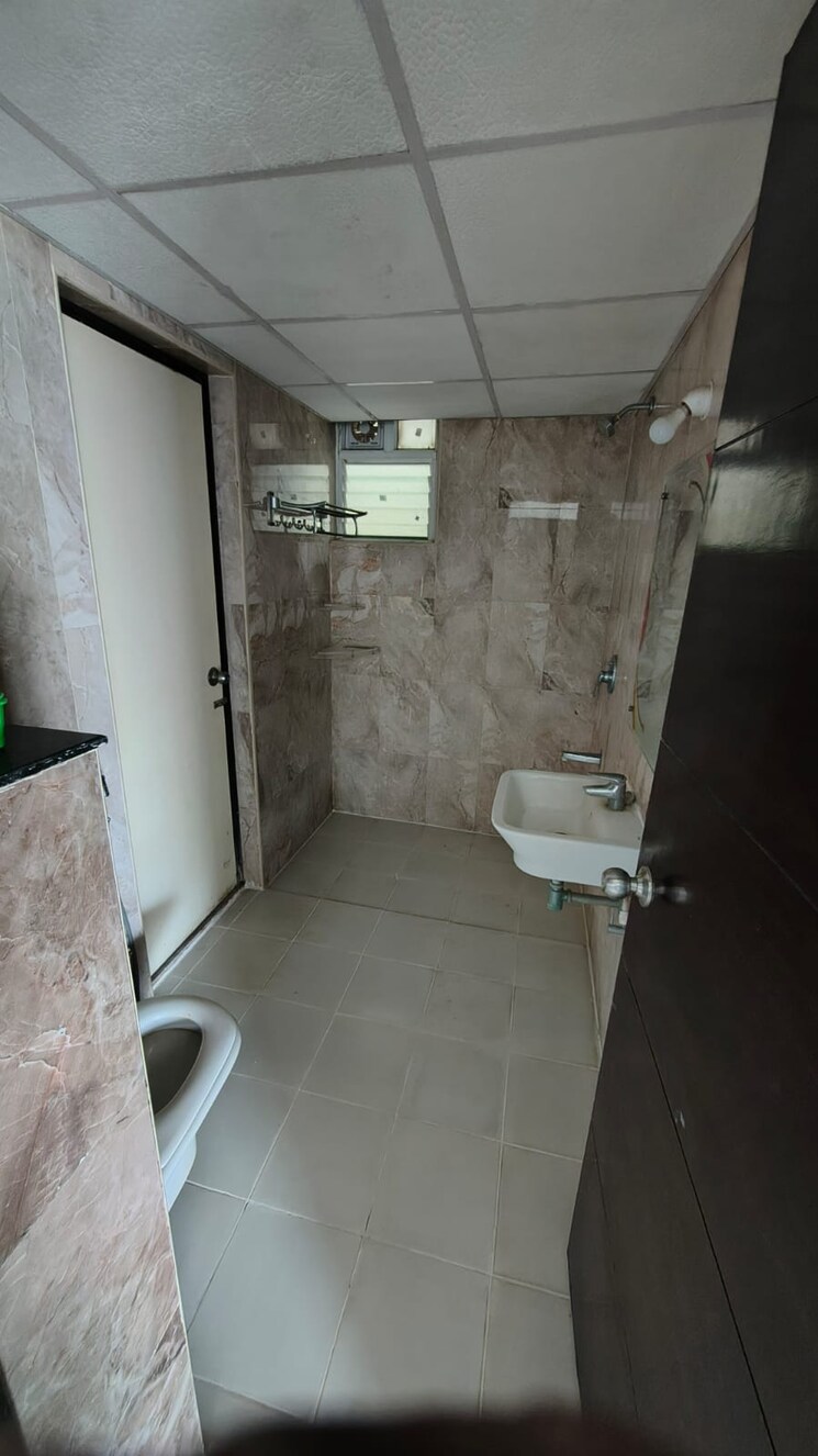 Bathroom, induscrest-apartment-complex 3 Bedroom 2000 Sq.Ft. Apartment In Osman Nagar Hyderabad 9229054