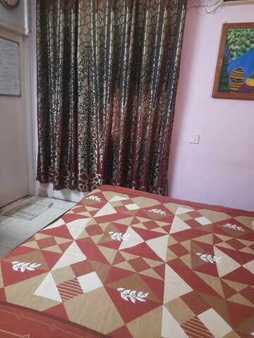 Bedroom in 2.5 BHK Builder Floor at Unitech South City II, Sector 50 – for Rent