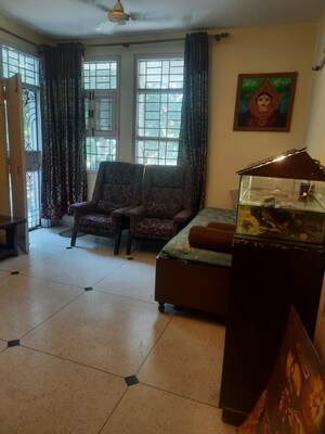 Living Room in 2 BHK Builder Floor at Unitech South City II, Sector 50 – for Rent