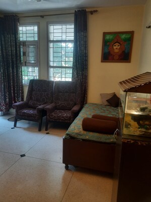 Living Room in 2 BHK Builder Floor at Unitech South City II, Sector 50 – for Rent