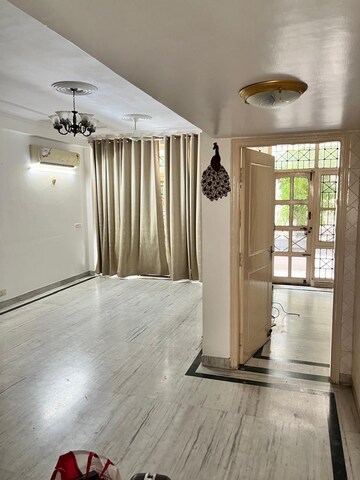 Living Room in 3 BHK Builder Floor at Unitech South City II, Sector 50 – for Rent