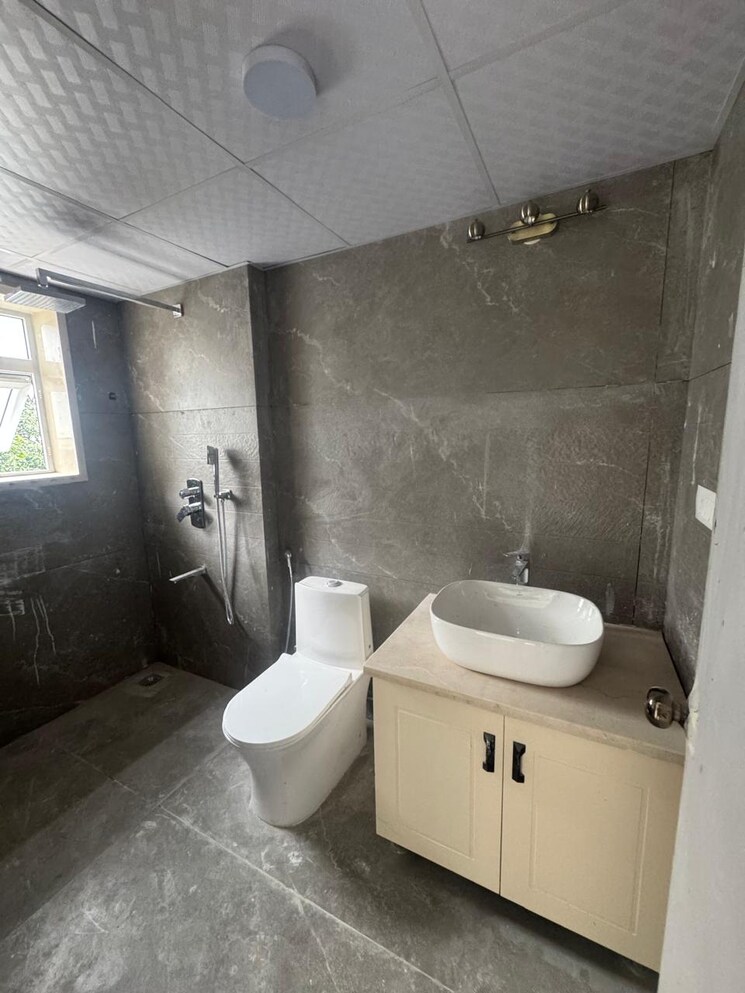 Bathroom, sai-enclave-indiranagar 3 Bedroom 2000 Sq.Ft. Apartment In Indiranagar Bangalore 9229102