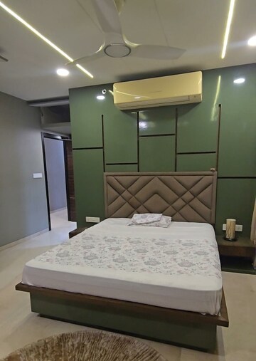 Bedroom in 3 BHK Apartment at Oberoi Exquisite Goregaon, Goregaon East – for Rent