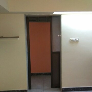 Room in 1 BHK Apartment at Nirmala Niwas, Dr Deshmukh Marg – for Rent