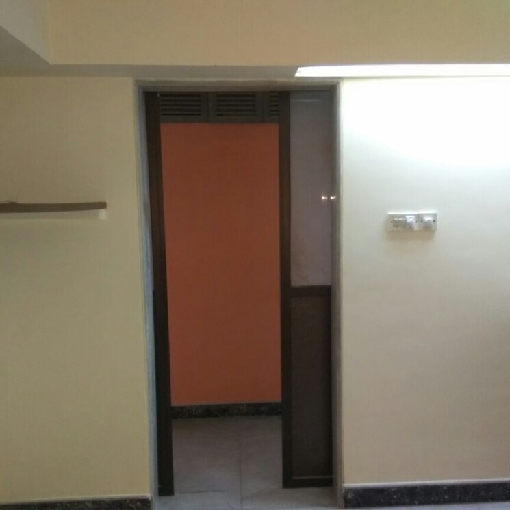 Room, nirmala-niwas 1 Bedroom 500 Sq.Ft. Apartment In Dr Deshmukh Marg Mumbai 9229108