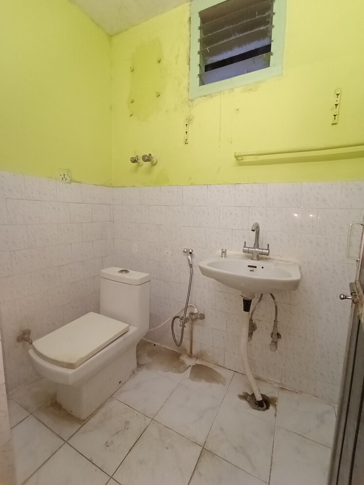 Attached Bathroom, jalalpur 2 Bedroom 1000 Sq.Ft. Apartment In Jalalpur Patna 9229123