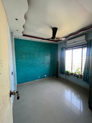 Room in 2 BHK Apartment at Amrut Paradise, Kalwa – for Sale