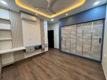Room in 3 BHK Villa at Shanta Sriram Brook woods, Kismatpur – for Rent