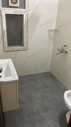 Bathroom in 2 BHK Builder Floor at RWA Apartments Sector 26, Sector 26 – for Rent