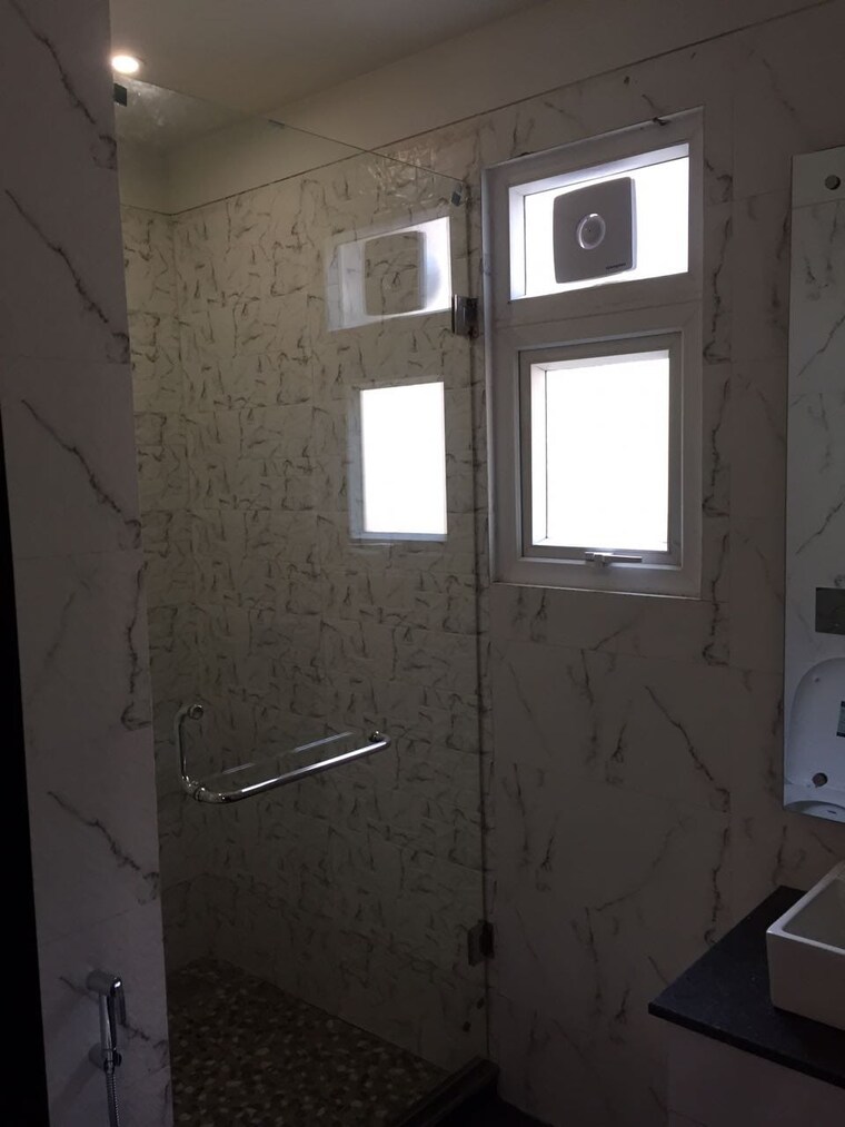 Bathroom, lajpat nagar 4 3 Bedroom 1250 Sq.Ft. Apartment In Lajpat Nagar 4 Delhi 9229169