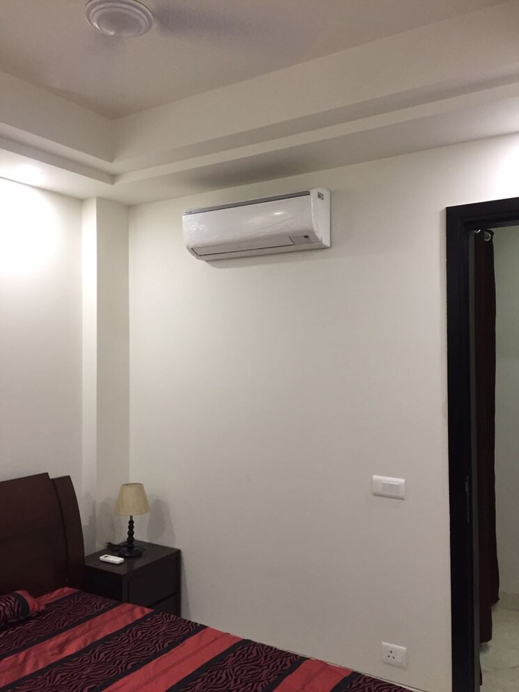 Room, lajpat nagar 4 3 Bedroom 1250 Sq.Ft. Apartment In Lajpat Nagar 4 Delhi 9229169