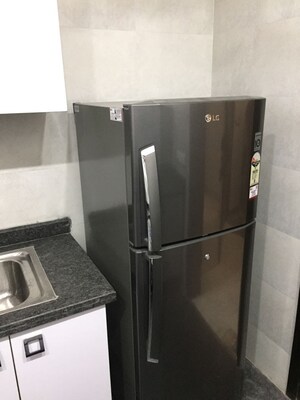 Furnished Amenities in 3 BHK Apartment at Lajpat Nagar 4 – for Rent