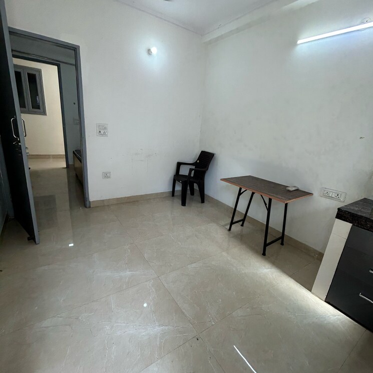 Room, kotla mubarakpur 1 Bedroom 400 Sq.Ft. Builder Floor In Kotla Mubarakpur Delhi 9229178
