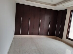 Room in 4 BHK Apartment at Greater Kailash I – for Rent