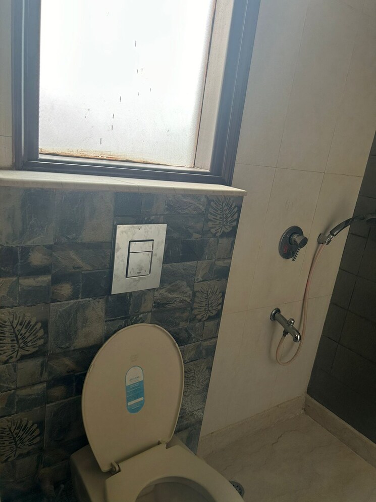 Bathroom, s-27-luxury-homes 3 Bedroom 2000 Sq.Ft. Apartment In Greater Kailash I Delhi 9229202